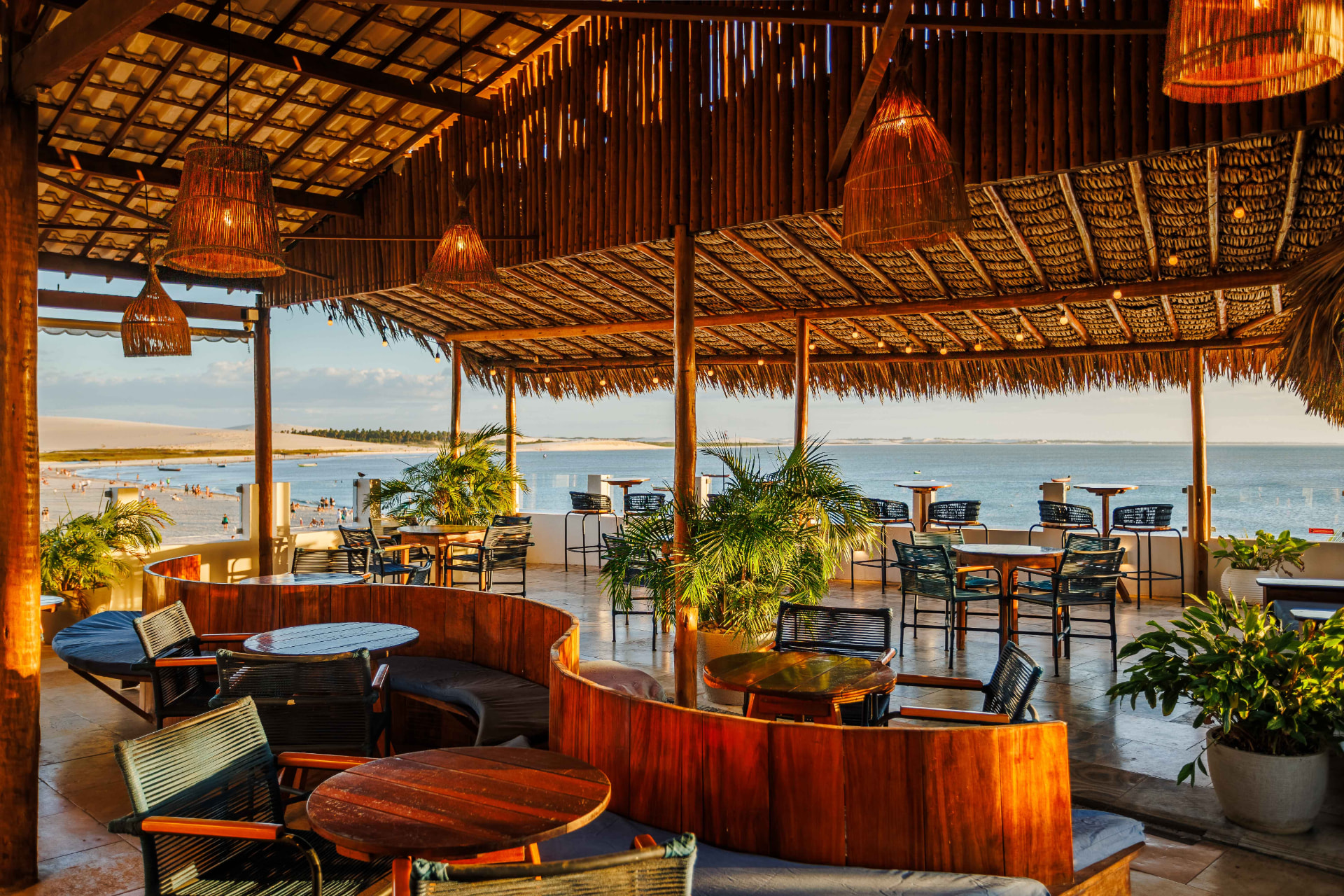 Terraço e recepção da Vila Gallina com vista para o mar de Jericoacoara